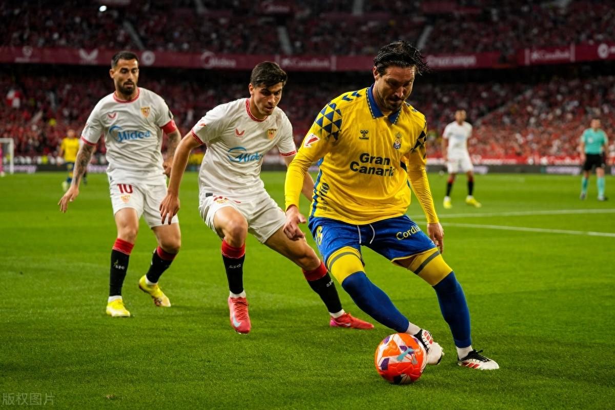 塞维利亚主场火爆胜利,球迷热情庆祝的简单介绍 塞维利亚主场火爆胜利,球迷热情庆祝的简单介绍