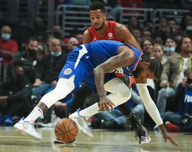 尼斯主场大胜,取得赛季首场胜利 尼斯主场大胜,取得赛季首场胜利