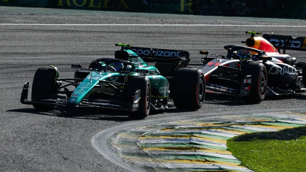 关于红牛车队险胜迈凯伦,阿隆索统治全场的信息 关于红牛车队险胜迈凯伦,阿隆索统治全场的信息