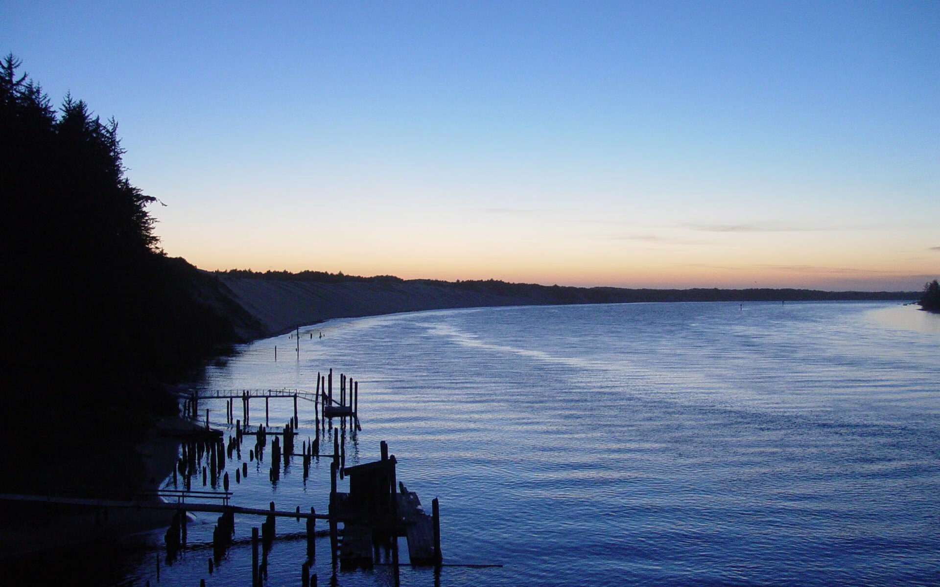雷火电竞简介-星辰未竟，奥运关键夜，本泽马化身黑夜的独行者